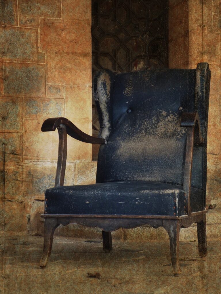 Comment restaurer et habiller un fauteuil ancien